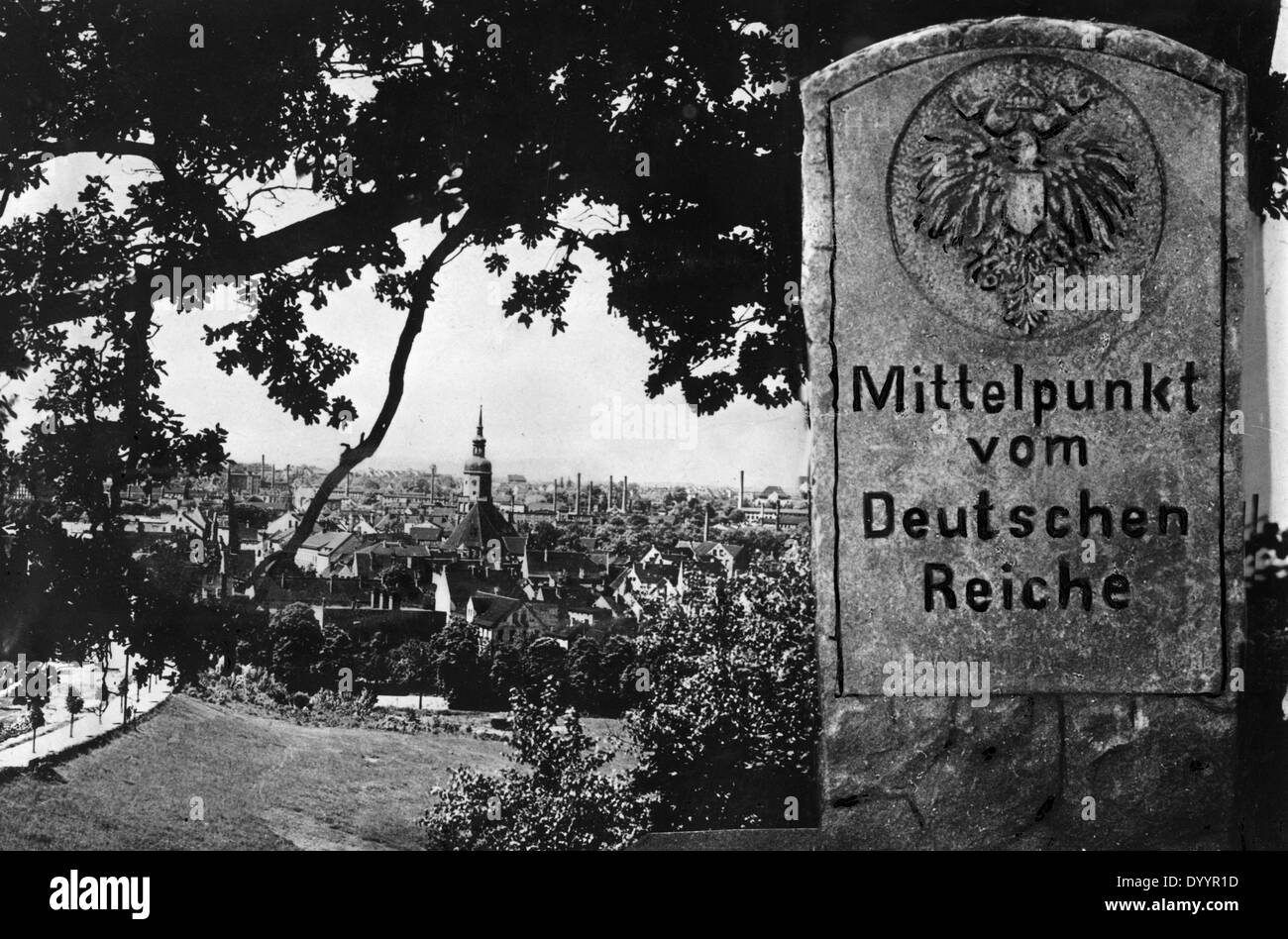 Ein Gedenkstein markiert das geographische Zentrum des Deutschen Reiches, 1932 Stockfoto
