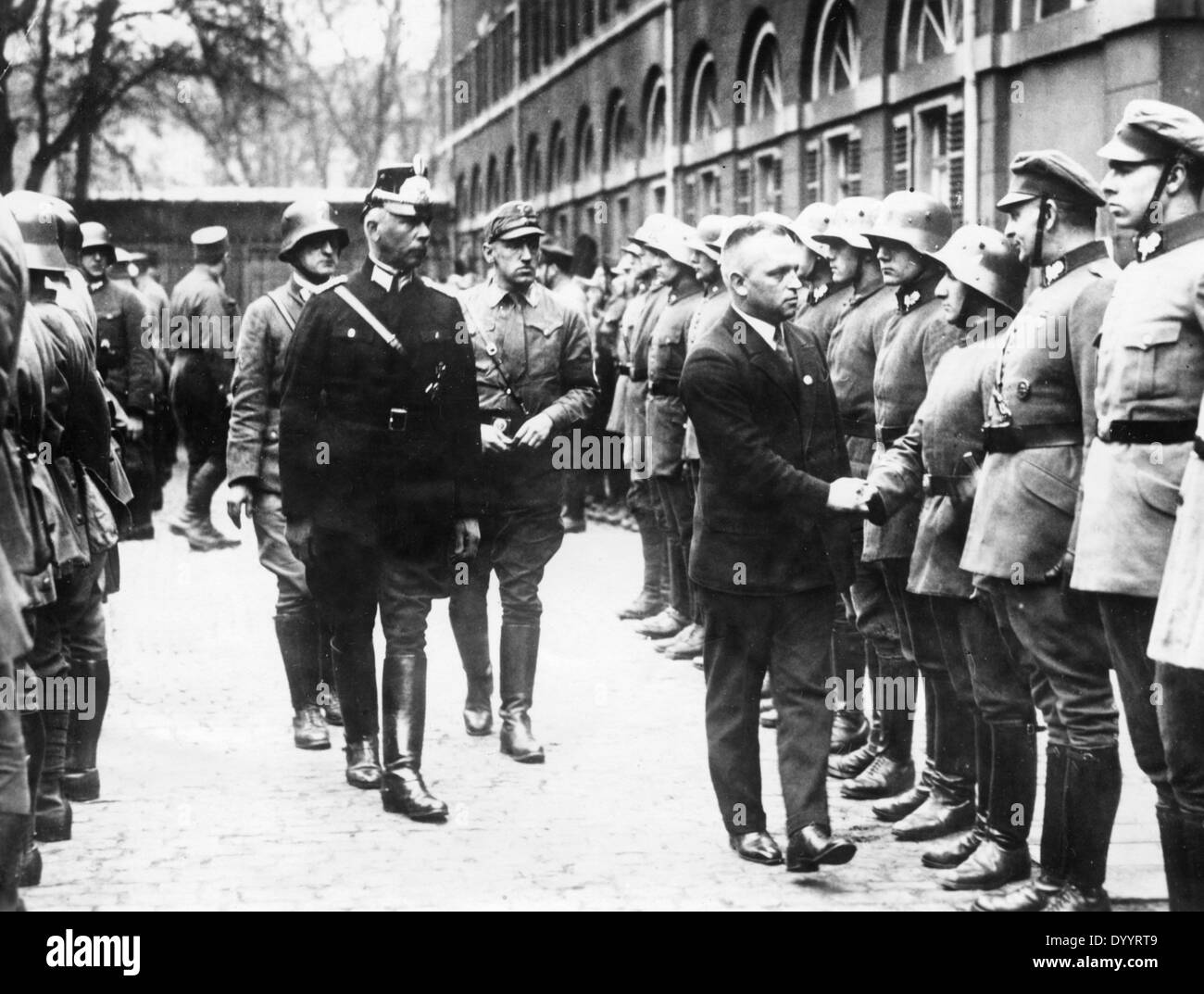 Vereidigung von zusätzlichen Polizisten in Darmstadt, 1933 Stockfoto