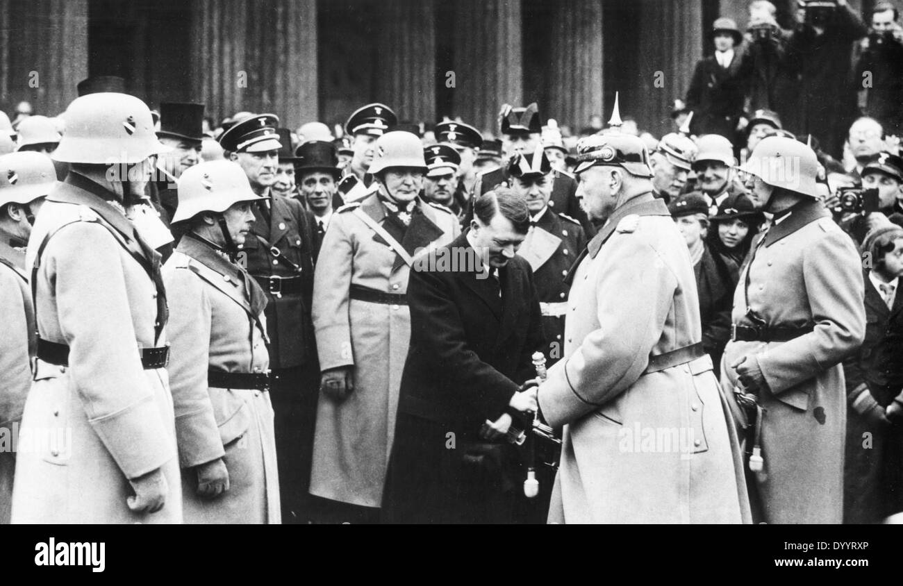 Adolf Hitler und Präsident von Reich von Hindenburg am Tag von Potsdam, 1933 Stockfoto