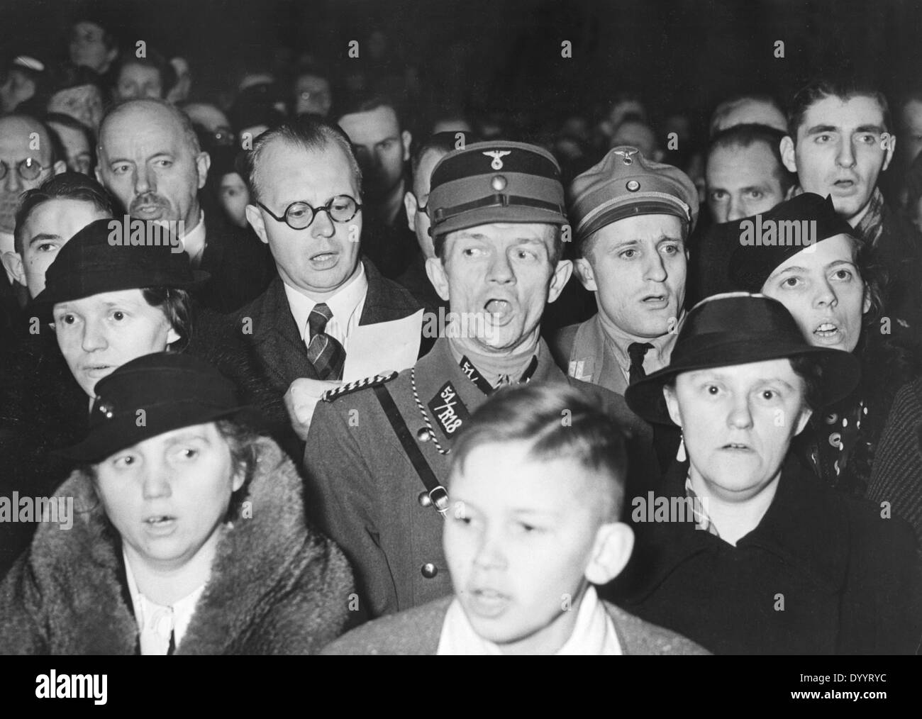 Deutschen singen das Horst-Wessel-Lied, 1933 Stockfoto