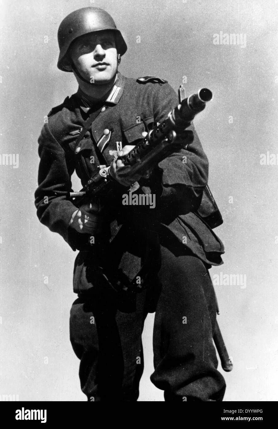 Ein deutscher Soldat mit einem MG 34, 1941 Stockfoto