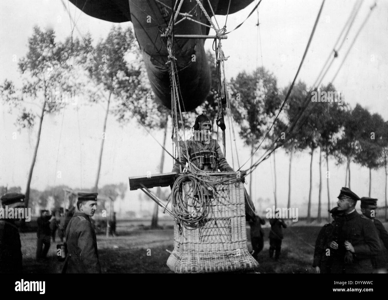 Deutsche Ballon Beobachter bereit zum abheben, 1918 Stockfoto