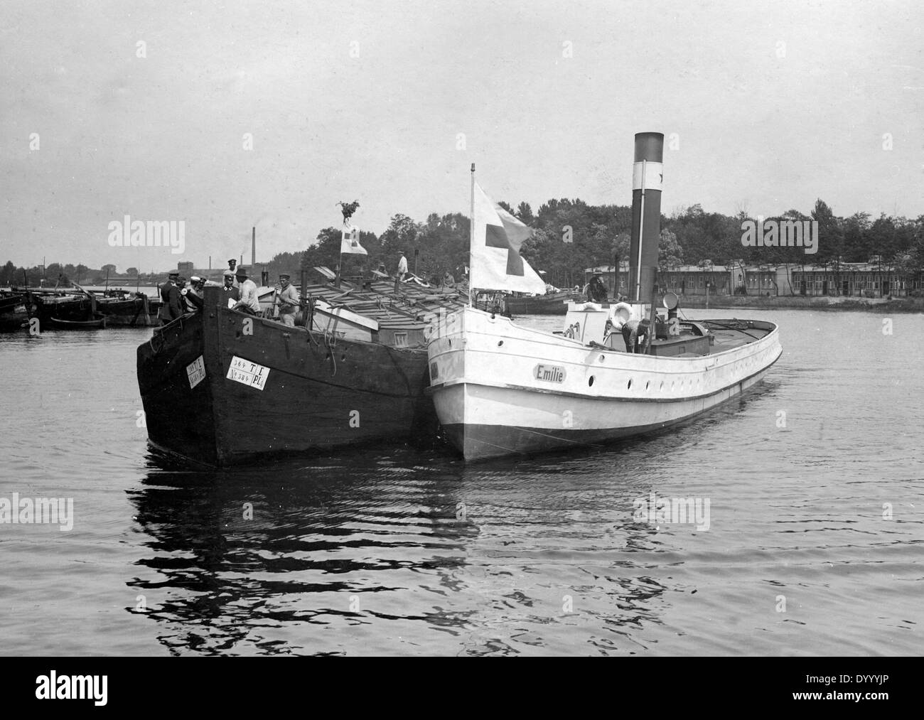 Transport von Wasser im ersten Weltkrieg verwundet 1915 Stockfoto