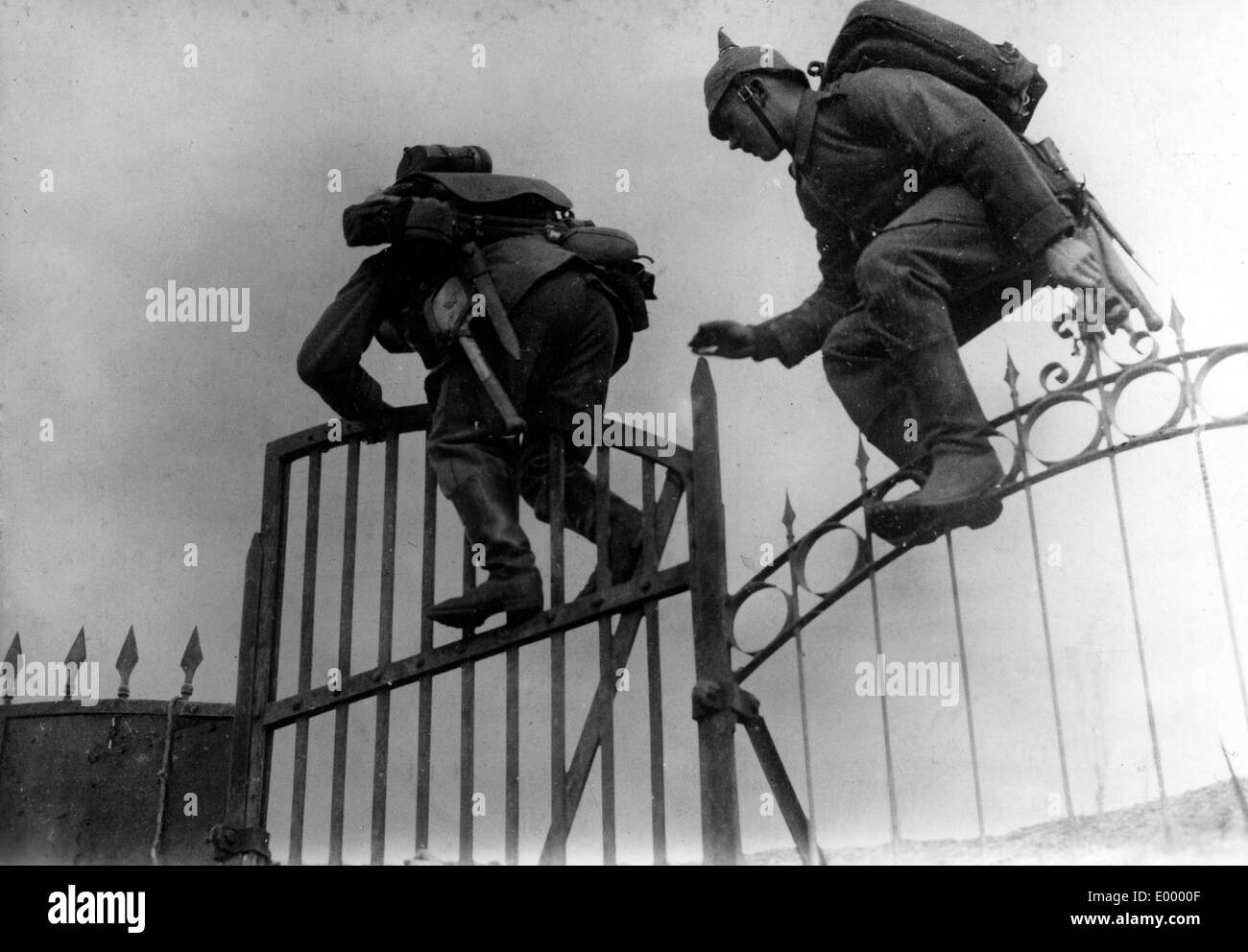 Soldaten bei einer militärischen Übung während des ersten Weltkrieges Stockfoto