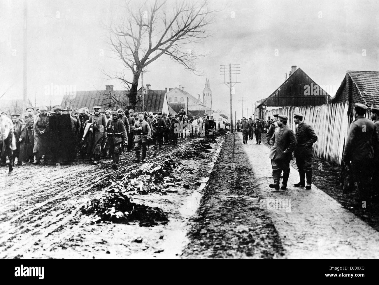 Marsch der russische Offizier Kriegsgefangene Stockfoto