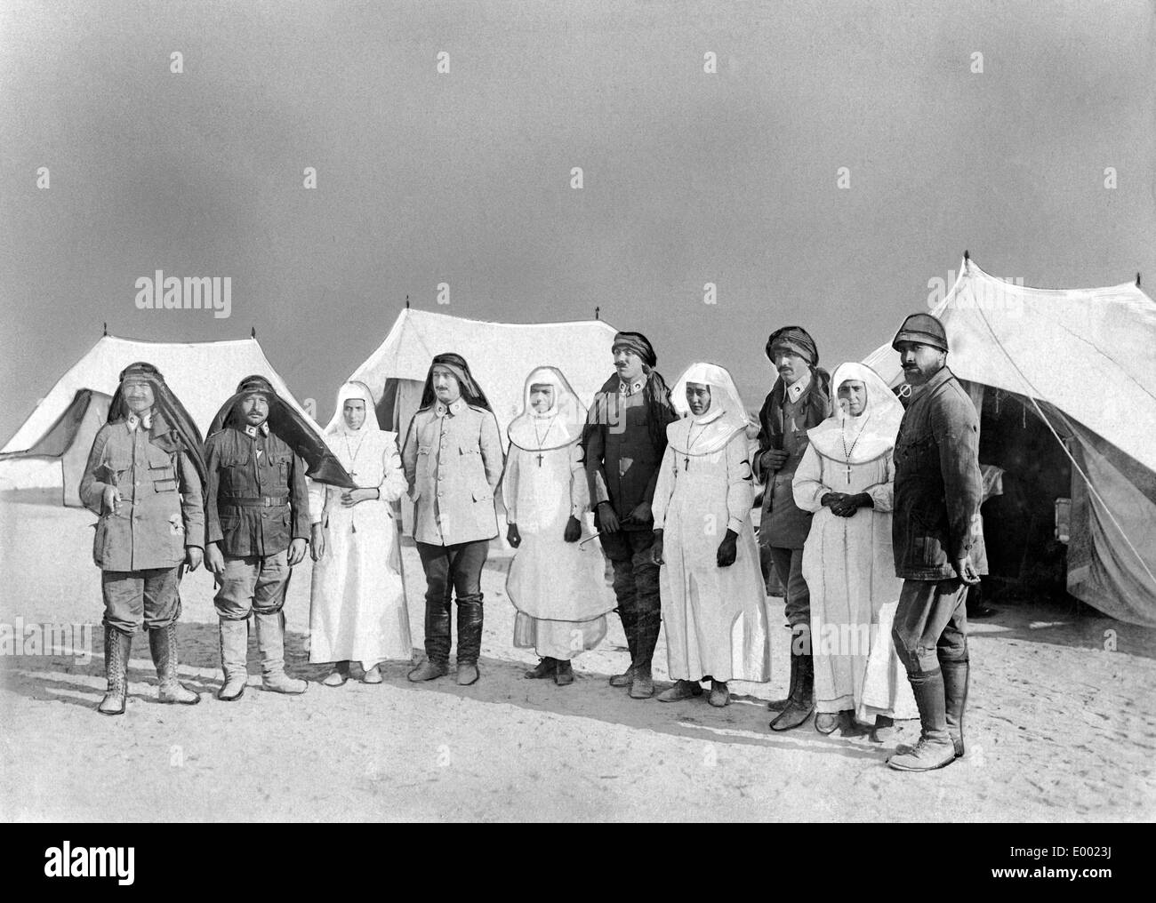 Rothalbmond-Ärzte und Krankenschwestern, 1917 Stockfoto