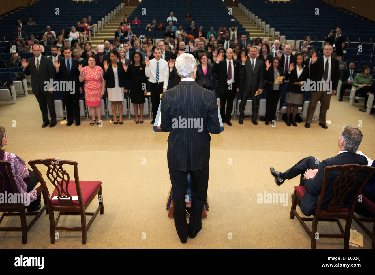 Secretary Kerry schwört in der 103. Zivildienst-Klasse Stockfoto