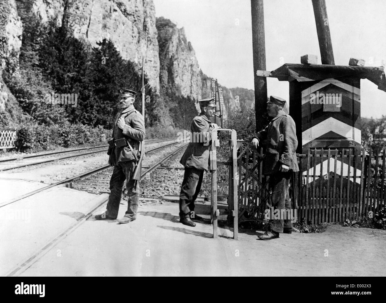 Deutsche "Landsturm" Wachen in der Nähe von Namur während des ersten Weltkrieges Stockfoto