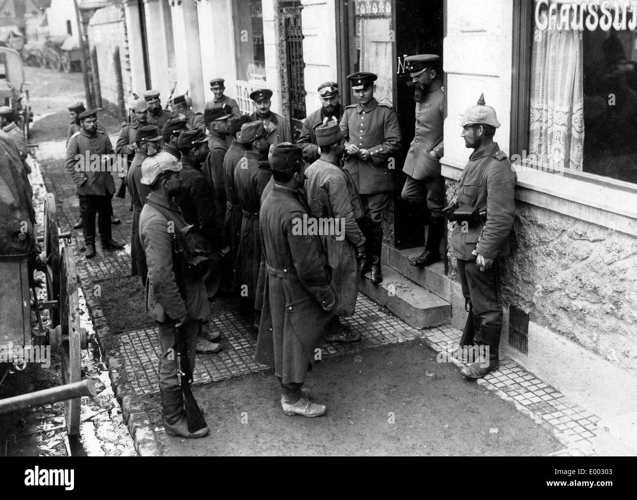 Interrogateion französische Soldaten, 1914 Stockfoto