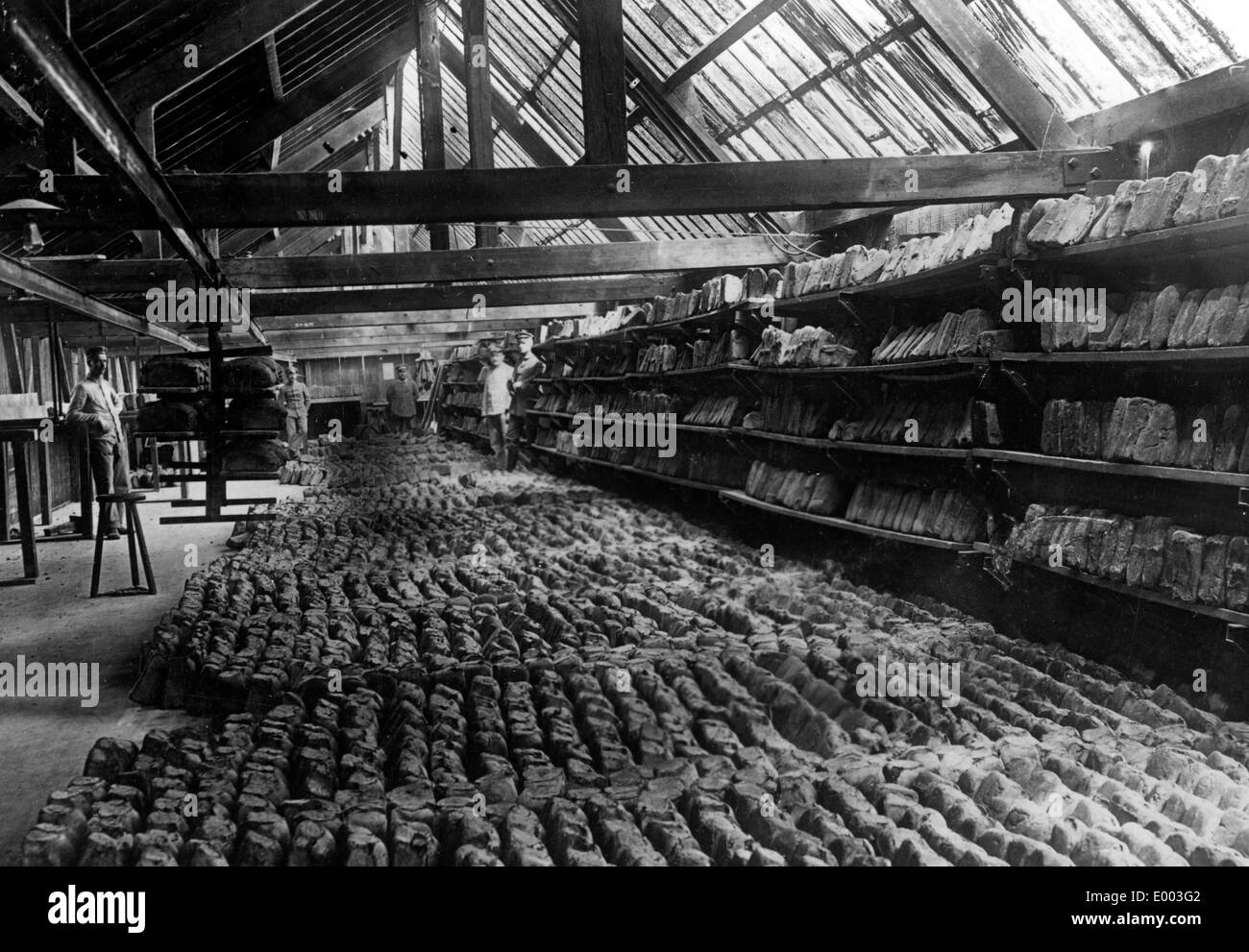 Deutsche Bäckerei hinter der Front, 1916 Stockfoto