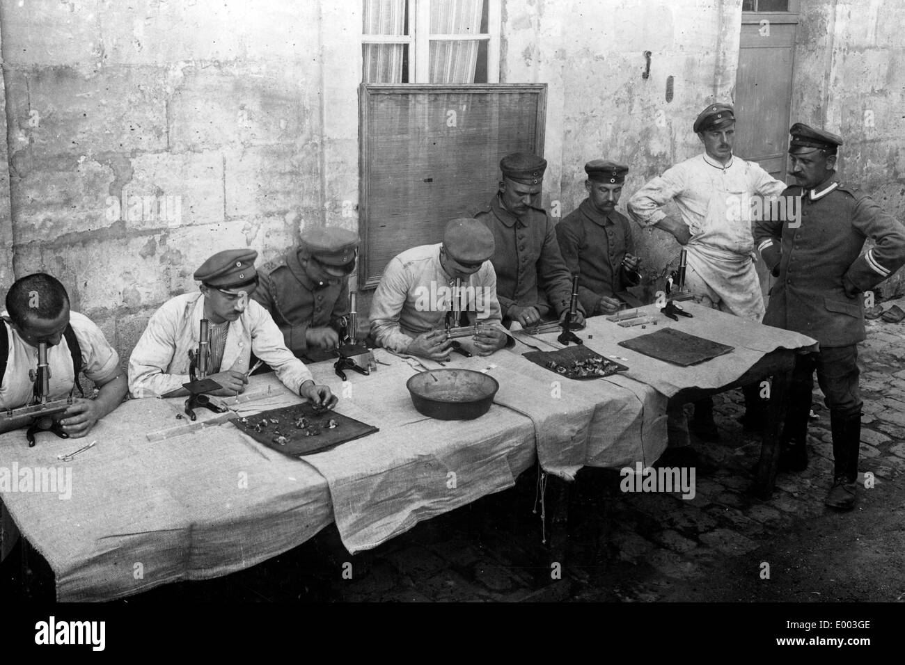 Lebensmittelkontrolle an der Westfront, 1915 Stockfoto