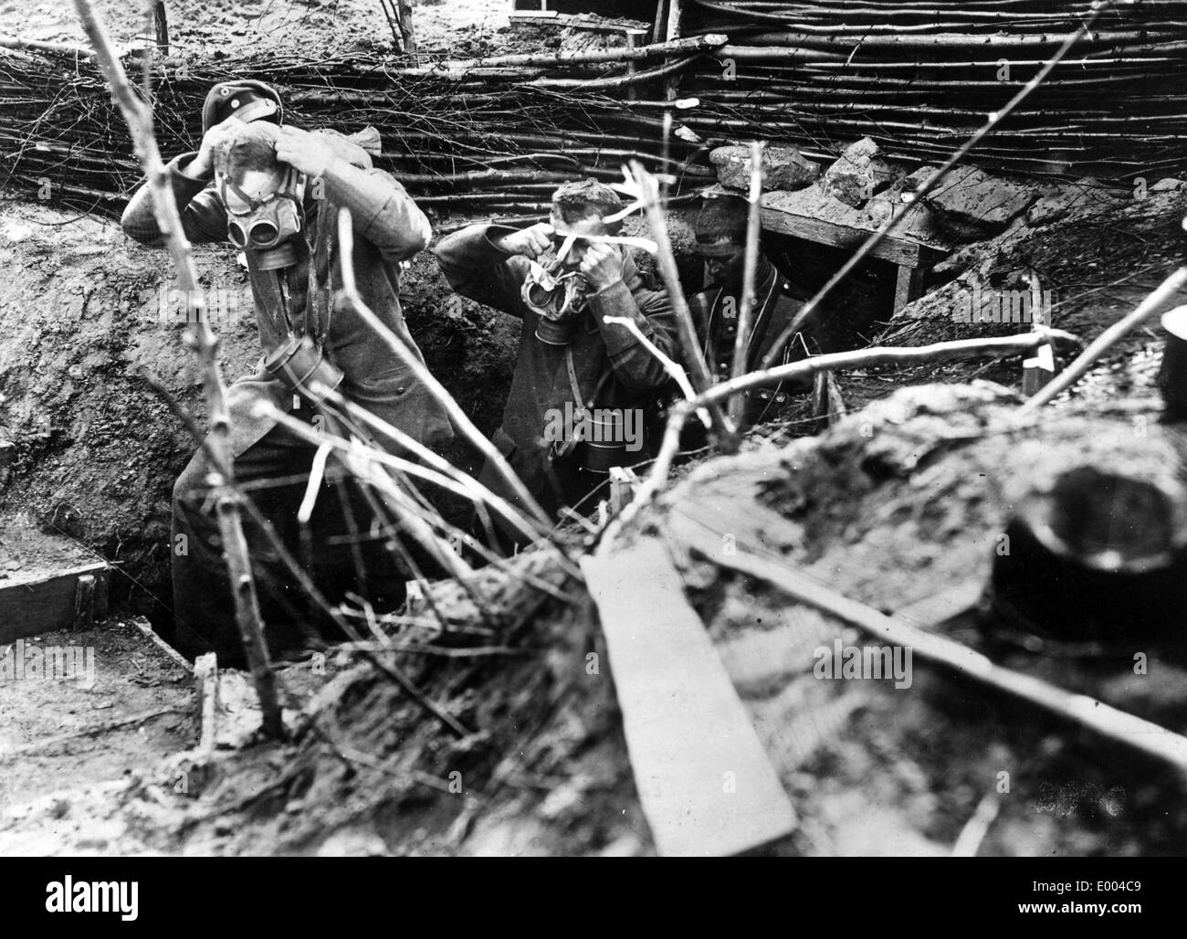 Gasangriff gegen deutsche Soldaten an der Westfront, 1917 Stockfoto