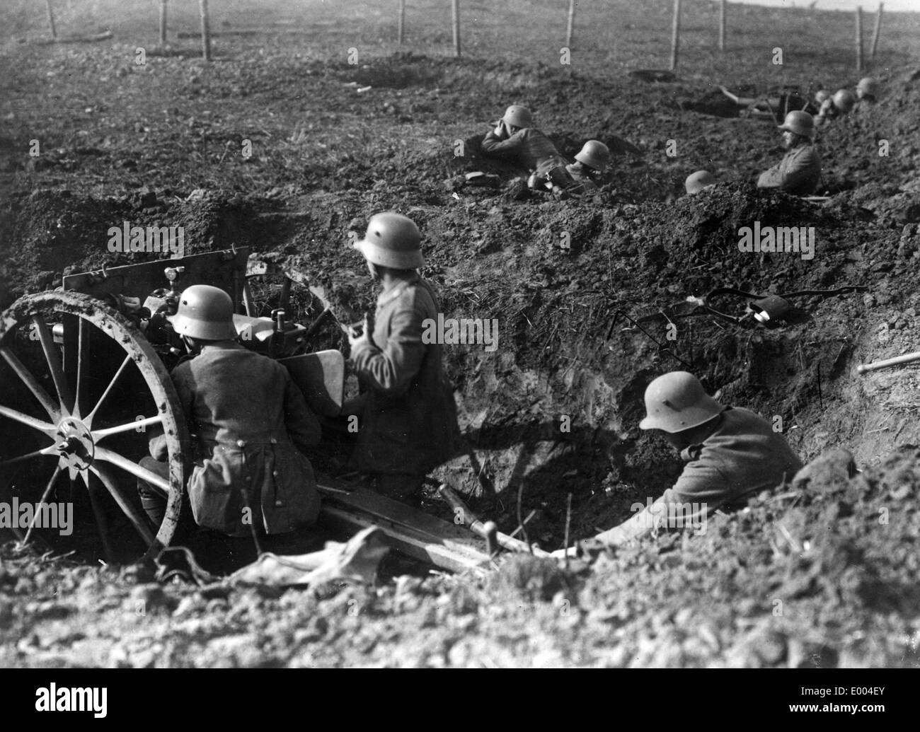 Deutsche Soldaten vor Zeile Position während des ersten Weltkrieges Stockfoto