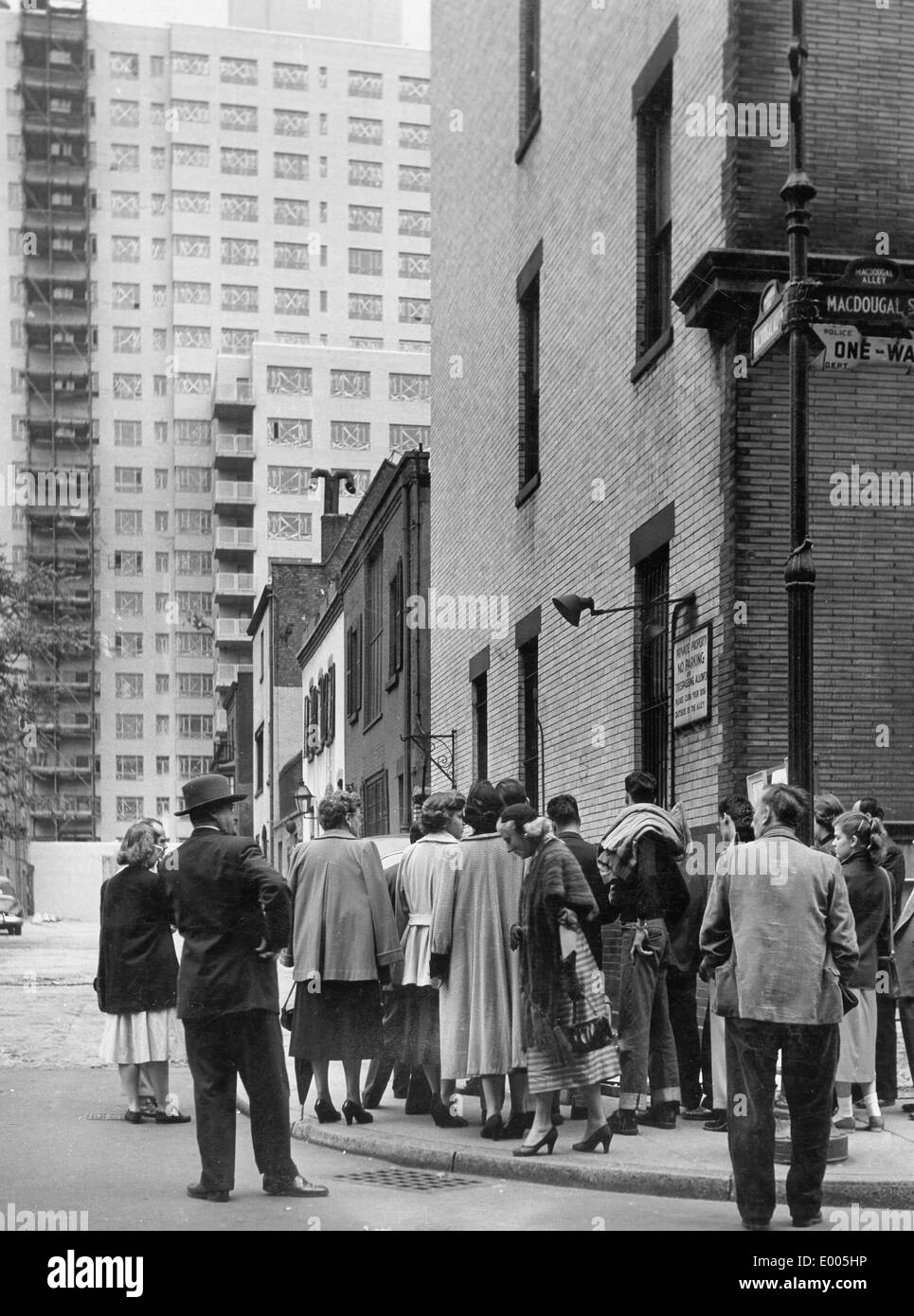 Straßenschlucht in Greenwich Village, ca. 1965 Stockfoto