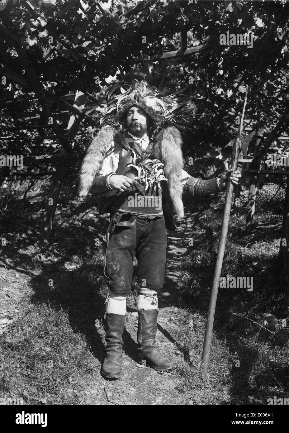 Ein Weinberg Tierhalter in Arbeitskleidung, 50er Jahre Stockfoto