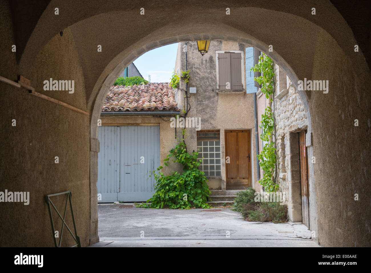 Französisches Dorf Buis-Les-gehört in der Drome Provencals Stockfoto
