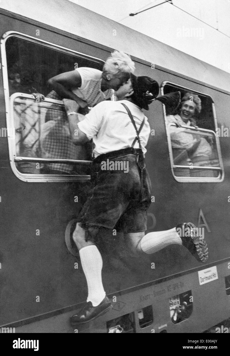 Abschied von Reisenden in Ruhpolding, 1958 Stockfoto