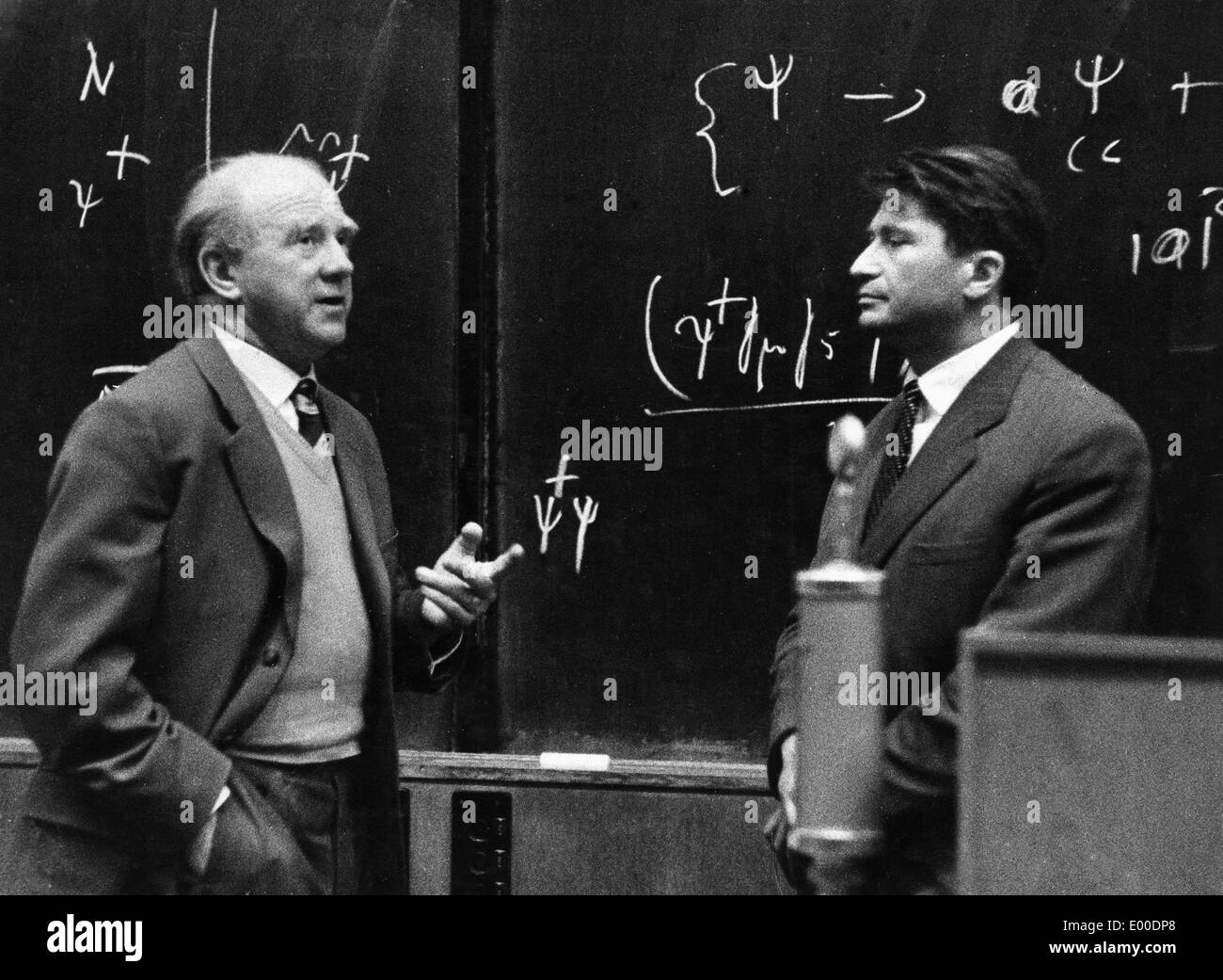 Werner Heisenberg und A. B. Migdal, 1958 Stockfoto