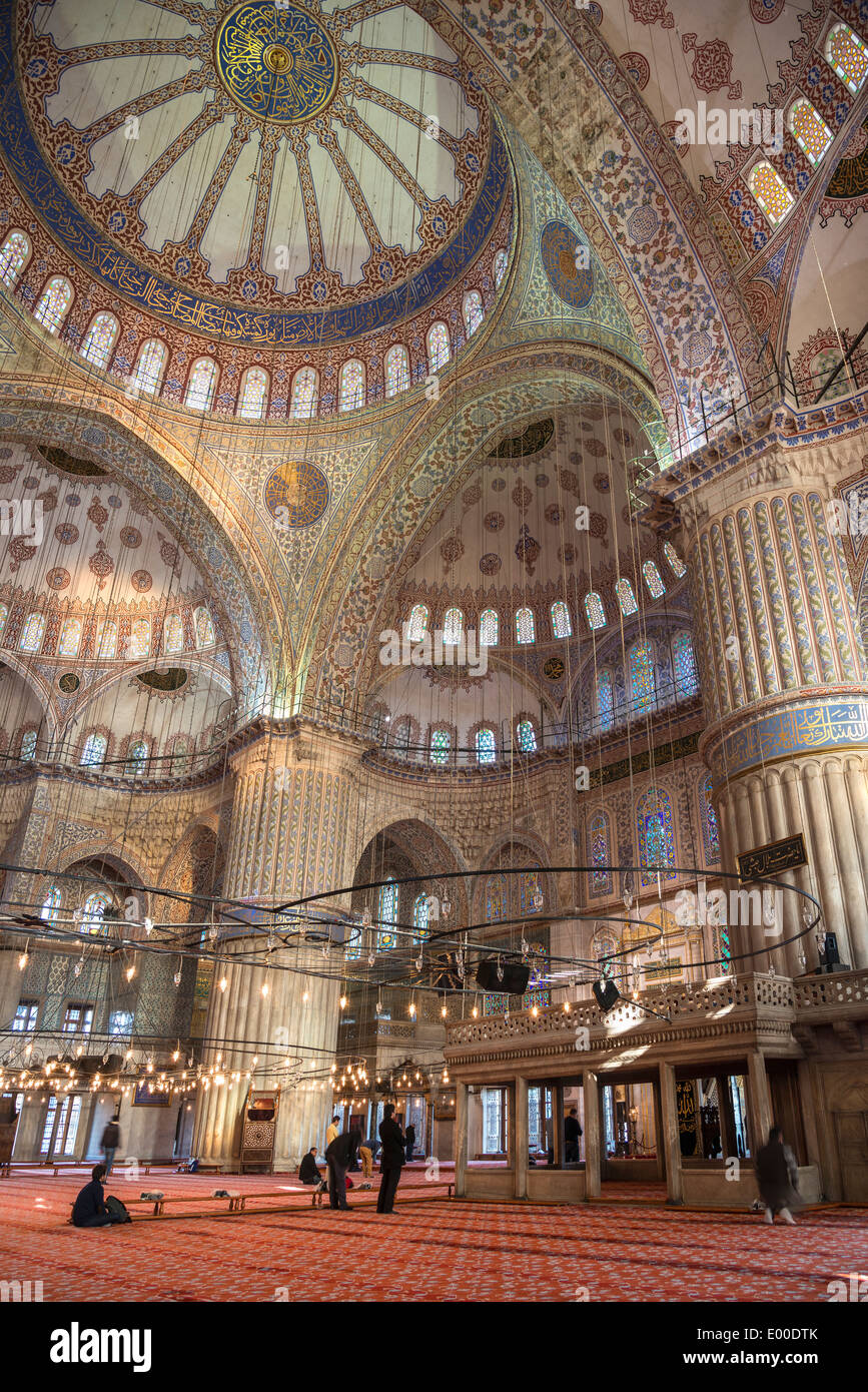 Innere des Sultan Ahmet oder blaue Moschee, Sultanahmet, Istanbul, Türkei Stockfoto