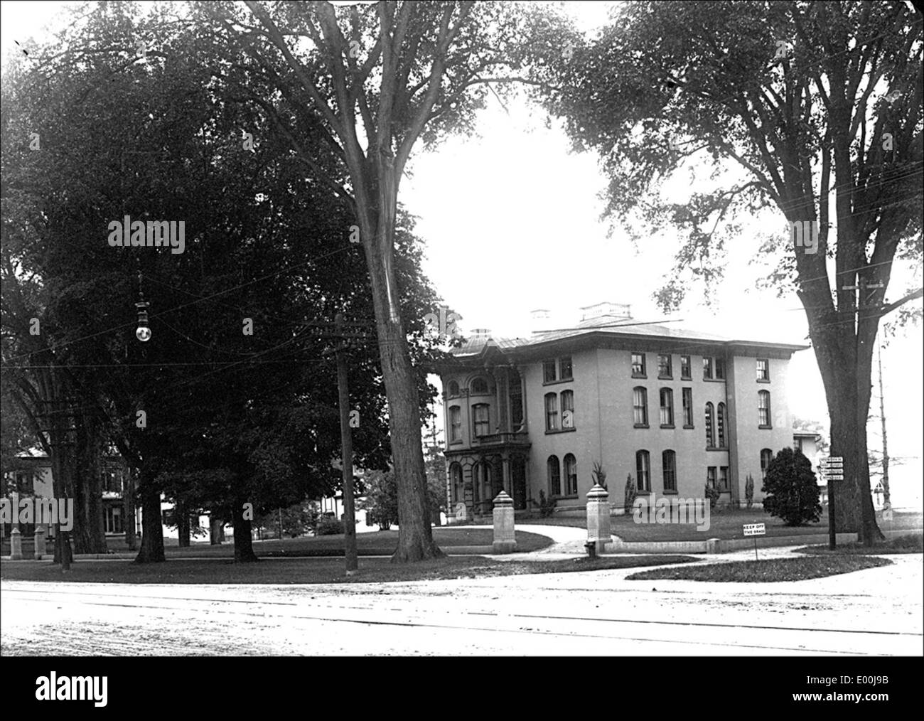 Das Hale House an der Keene Normal School in Keene, New Hampshire, war Teil des Bildungscampus und wurde später Teil des Keene State College. Dieses historische Gebäude spiegelt den architektonischen Stil und die Bildungsgeschichte der Institution wider. Stockfoto