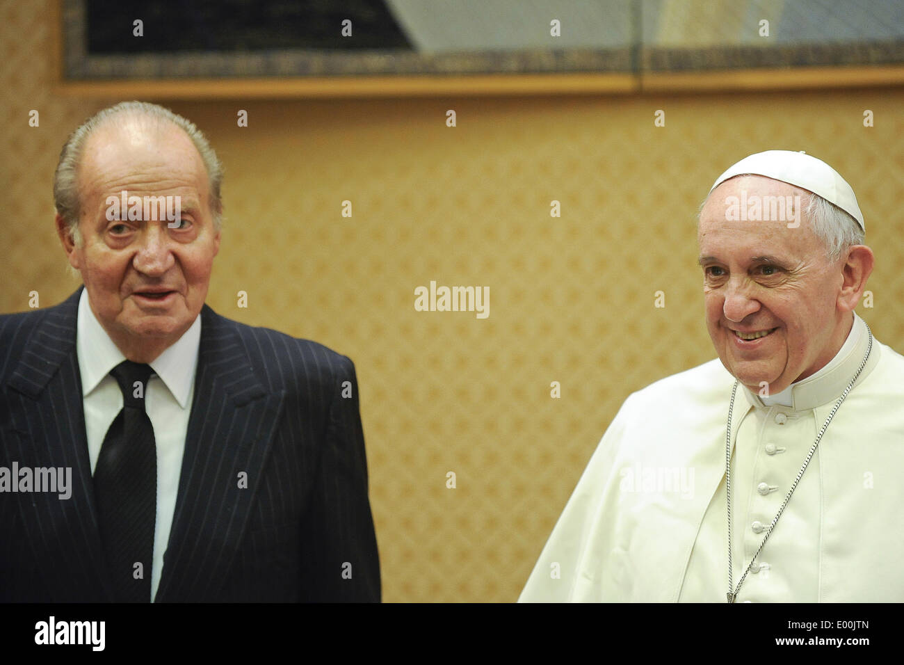 Vatikanstadt 28. April 2014 trifft Papst Francis, der König und Königin von Spanien, König Juan Carlos und Königin Sofia von Bourbon Credit: wirklich Easy Star/Alamy Live News Stockfoto