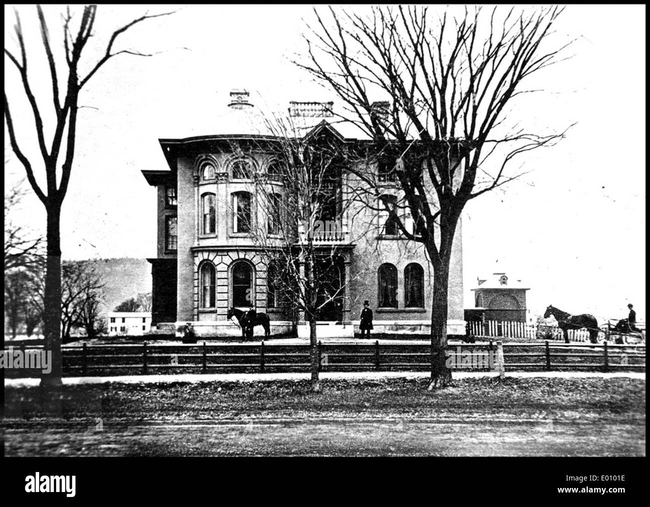 Hale House in Keene, New Hampshire, ist ein architektonisches Wahrzeichen, das ursprünglich Teil der Keene Normal School war. Das von Samuel Dinsmoor erbaute Gebäude ist für seine Rolle in der Geschichte des Bildungswesens in der Region von Bedeutung. Stockfoto