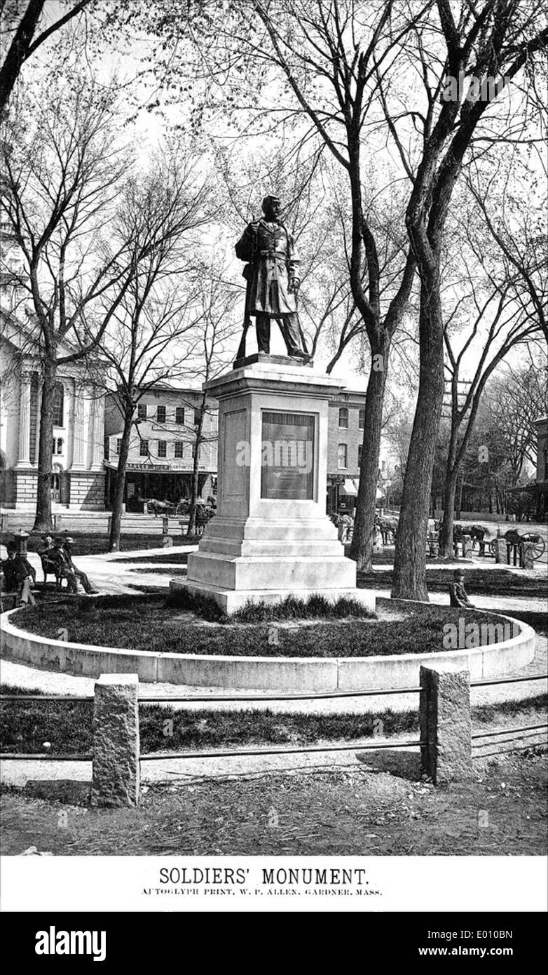 Das Soldiers' Monument auf dem Central Square in Keene, New Hampshire, ist ein bedeutendes Denkmal, das den Menschen gewidmet ist, die im Amerikanischen Bürgerkrieg gedient haben. Stockfoto