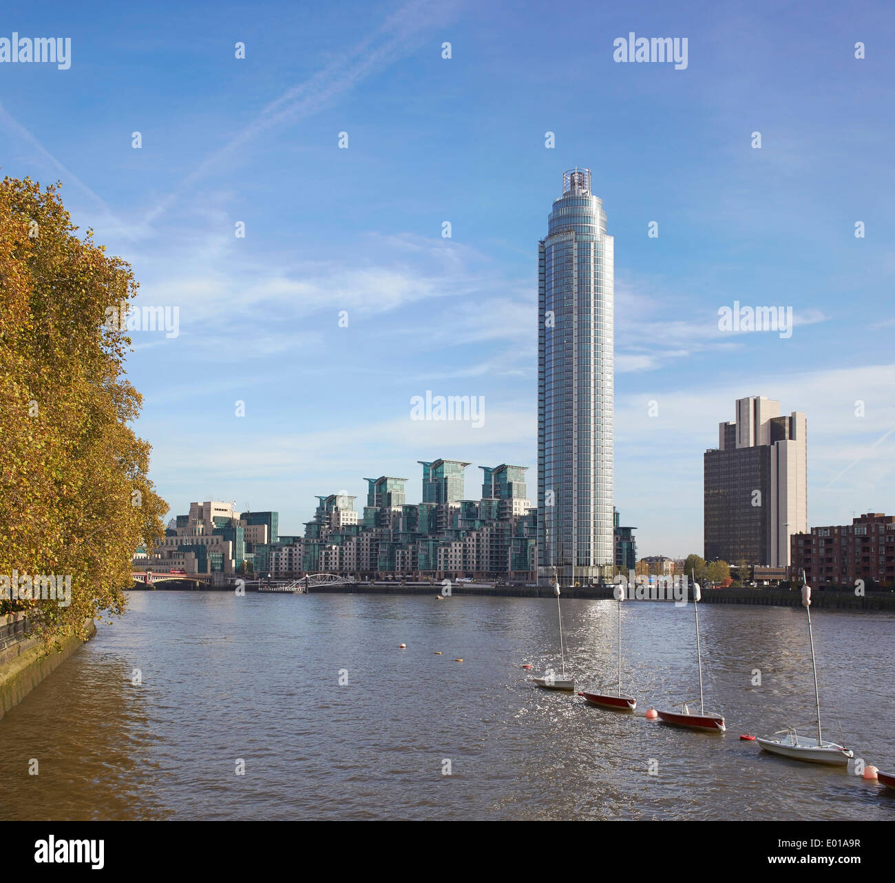 St George Wharf Tower, London, Vereinigtes Königreich. Architekt: Broadway Malyan Limited, 2013. Stockfoto