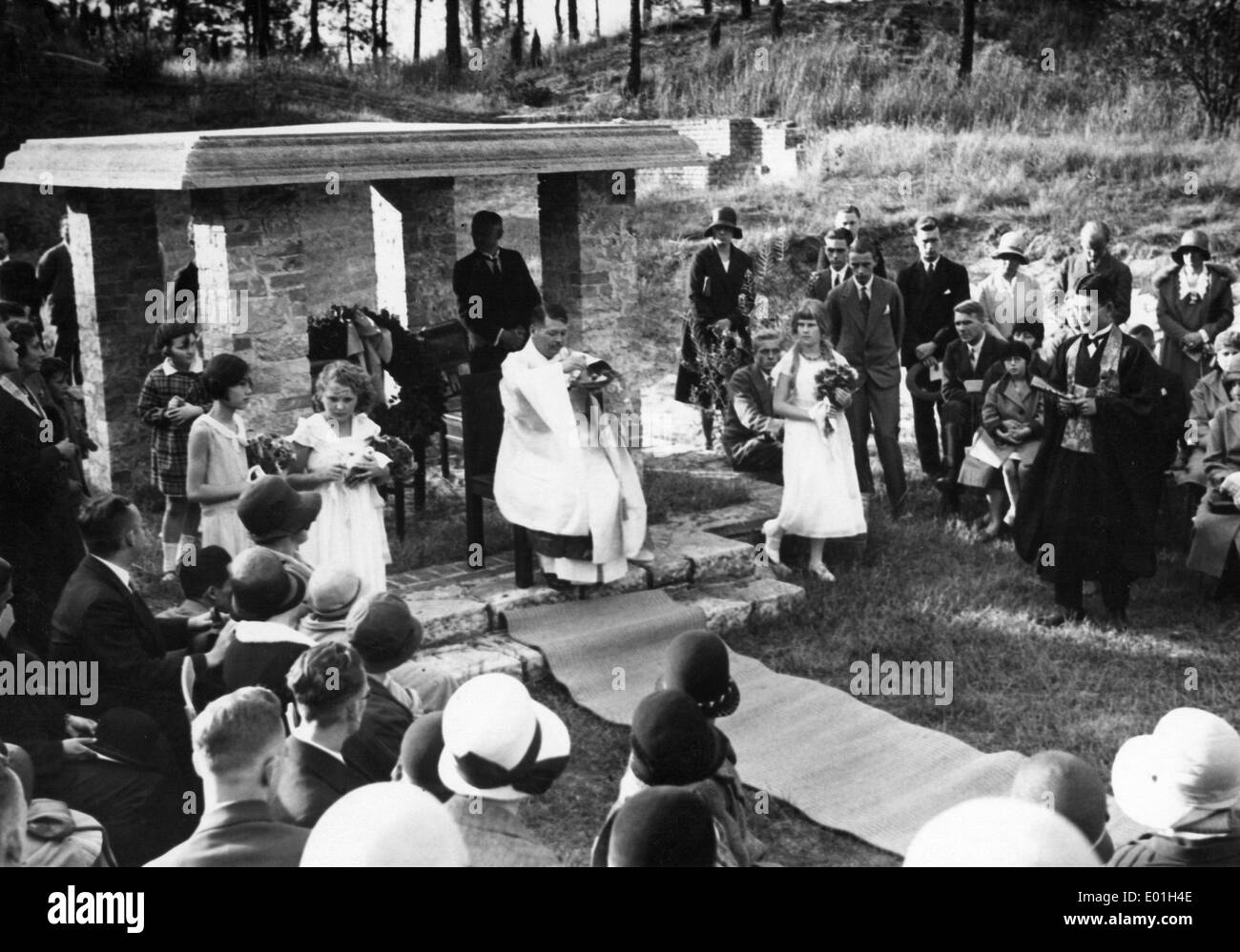 Trauerfeier im buddhistischen Tempel in Potsdam, 1930 Stockfoto