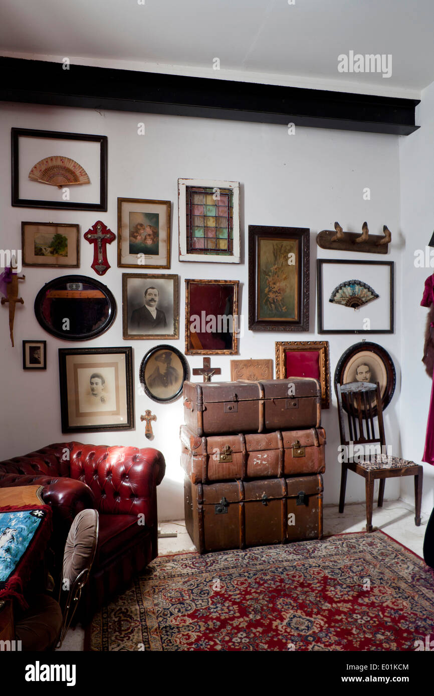 Innenaufnahme der Umkleidekabine Schlafzimmer in Dalston Lager- und Standorte Atelier in East London, UK. Stockfoto