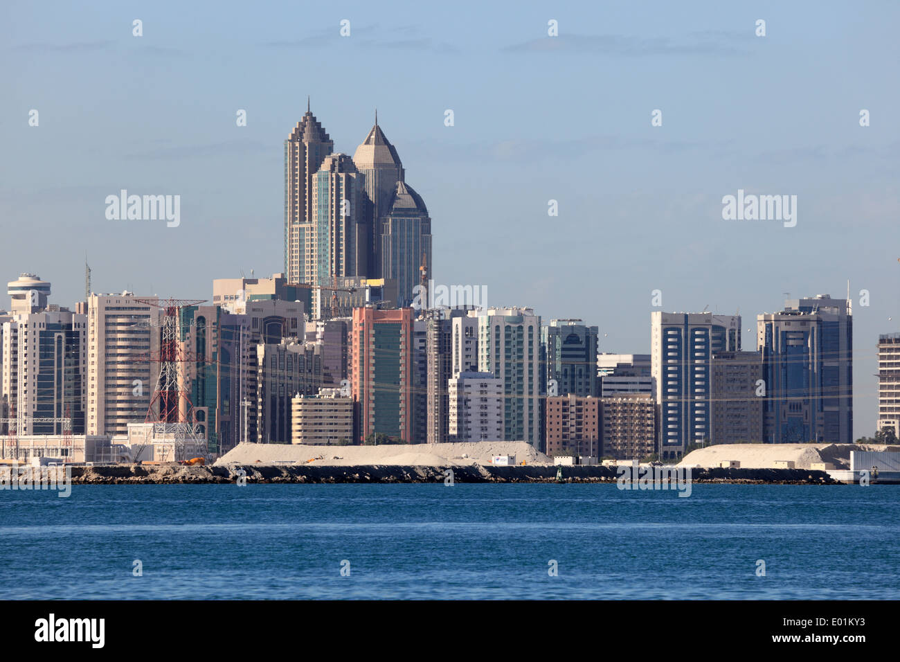 Die Innenstadt von Skyline von Abu Dhabi. Vereinigte Arabische Emirate Stockfoto