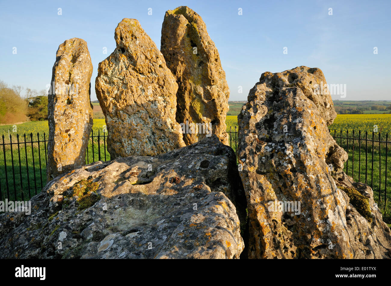 Die flüsternden Ritter, Rollright Stones neolithische Grabkammer Stockfoto