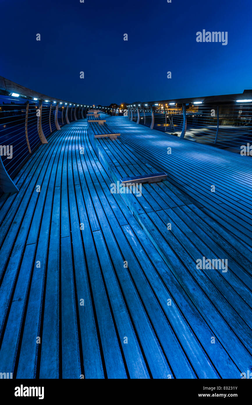 Die Millennium Bridge in Castleford im frühen Abendlicht Stockfoto