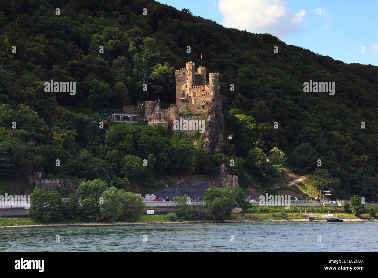 Foto der Burg Rheinstein, über dem Rheintal, Deutschland Stockfoto