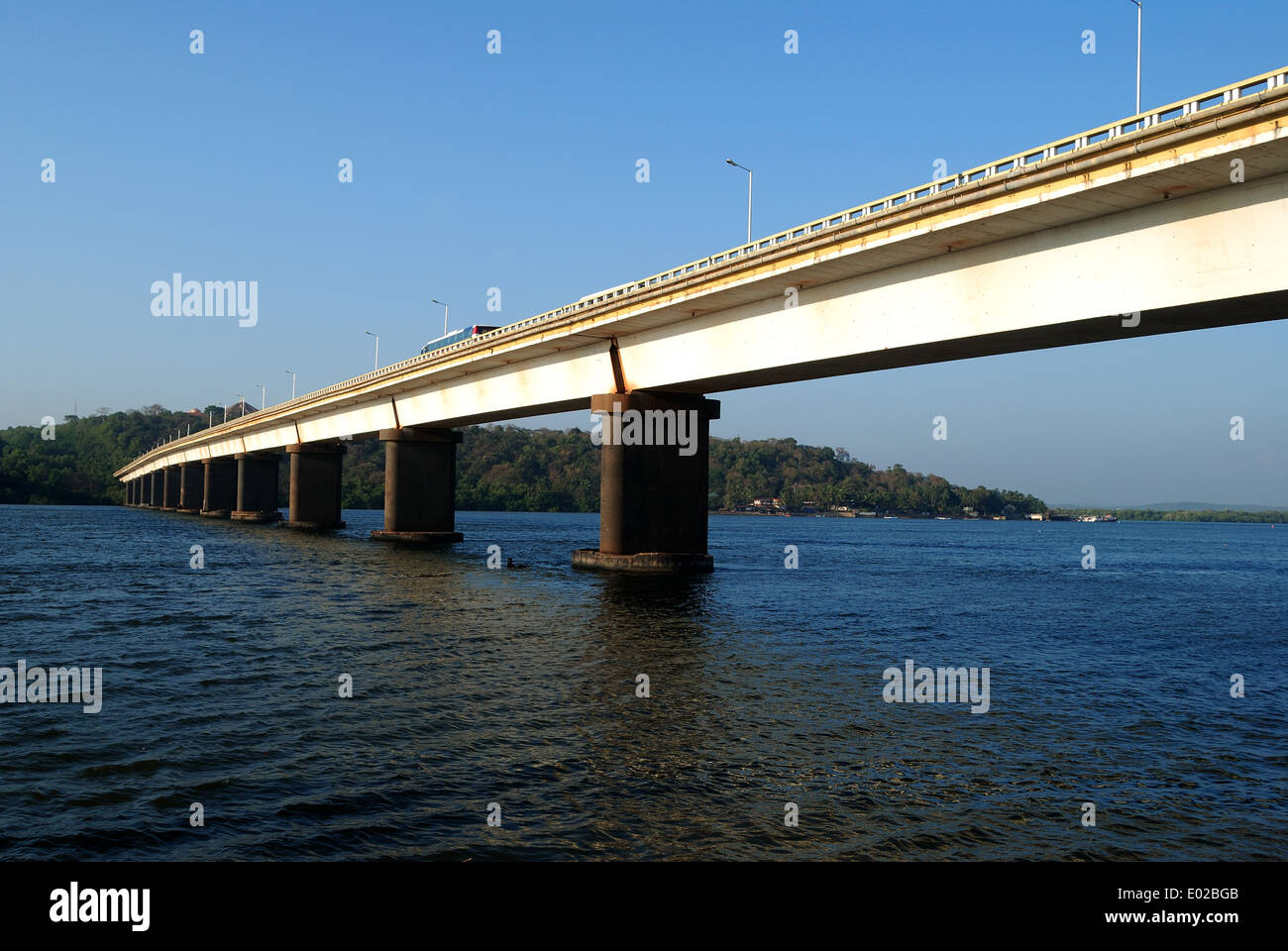 Brücke über Mandovi Fluss, Panaji, Goa, Indien Stockfoto