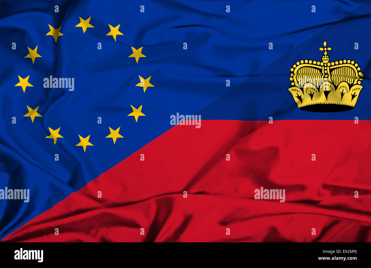Wehende Flagge von Lichtenstein und EU Stockfoto