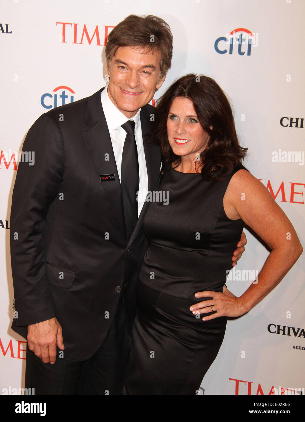 New York, New York, USA. 29. April 2014. DR. MEHMET OZ und seine Frau LISA OZ besuchen die 2014 Zeit 100 Gala im Time Warner Center statt. Bildnachweis: Nancy Kaszerman/ZUMAPRESS.com/Alamy Live-Nachrichten Stockfoto