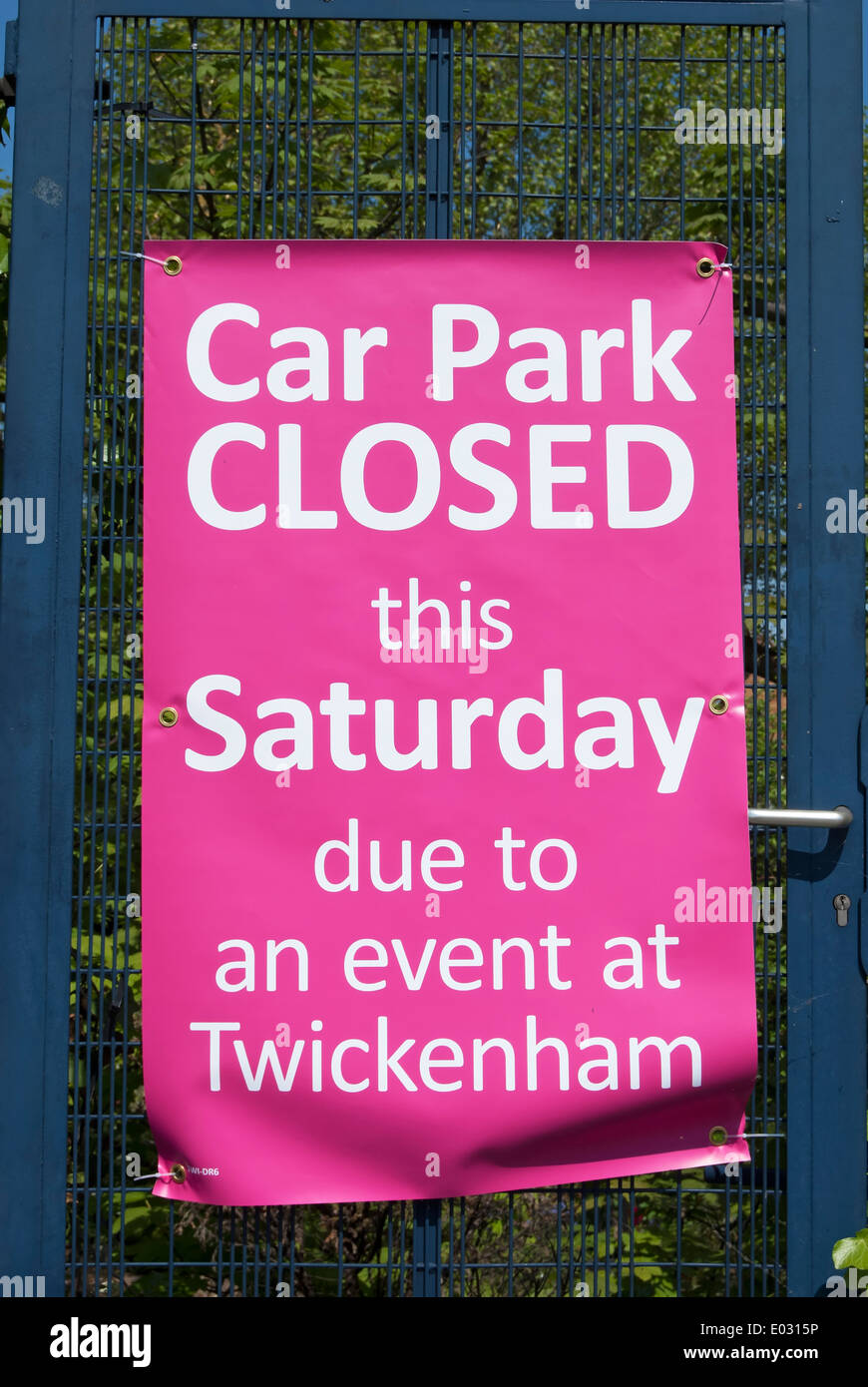 Parkplatz geschlossen an diesem Samstag Zeichen auf einem Parkplatz in Twickenham, Middlesex, england Stockfoto