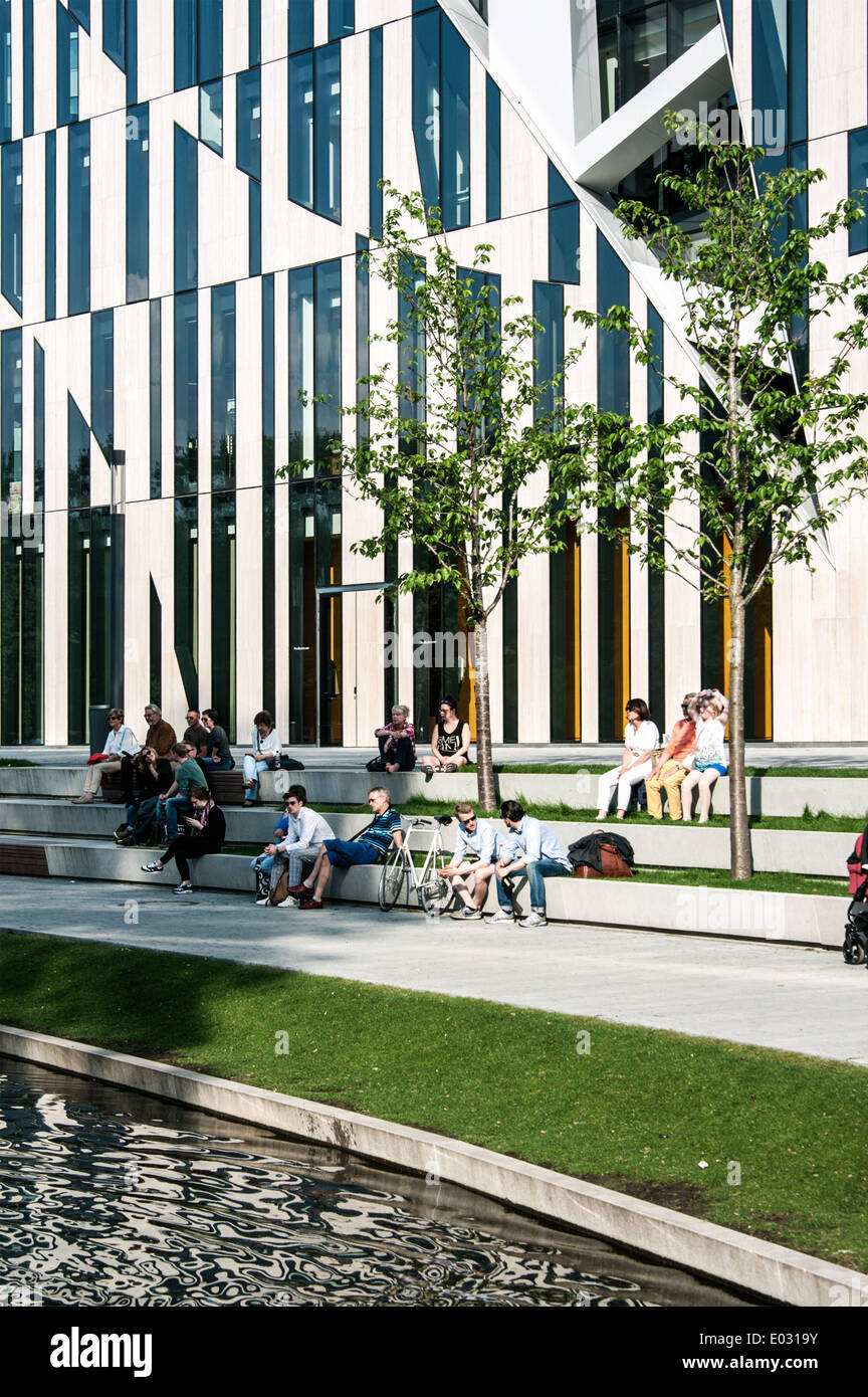 Neue Geschäfts- und Eigenschaft Kö-Bogen vom Architekten Daniel Libeskind in Düsseldorf. Stockfoto