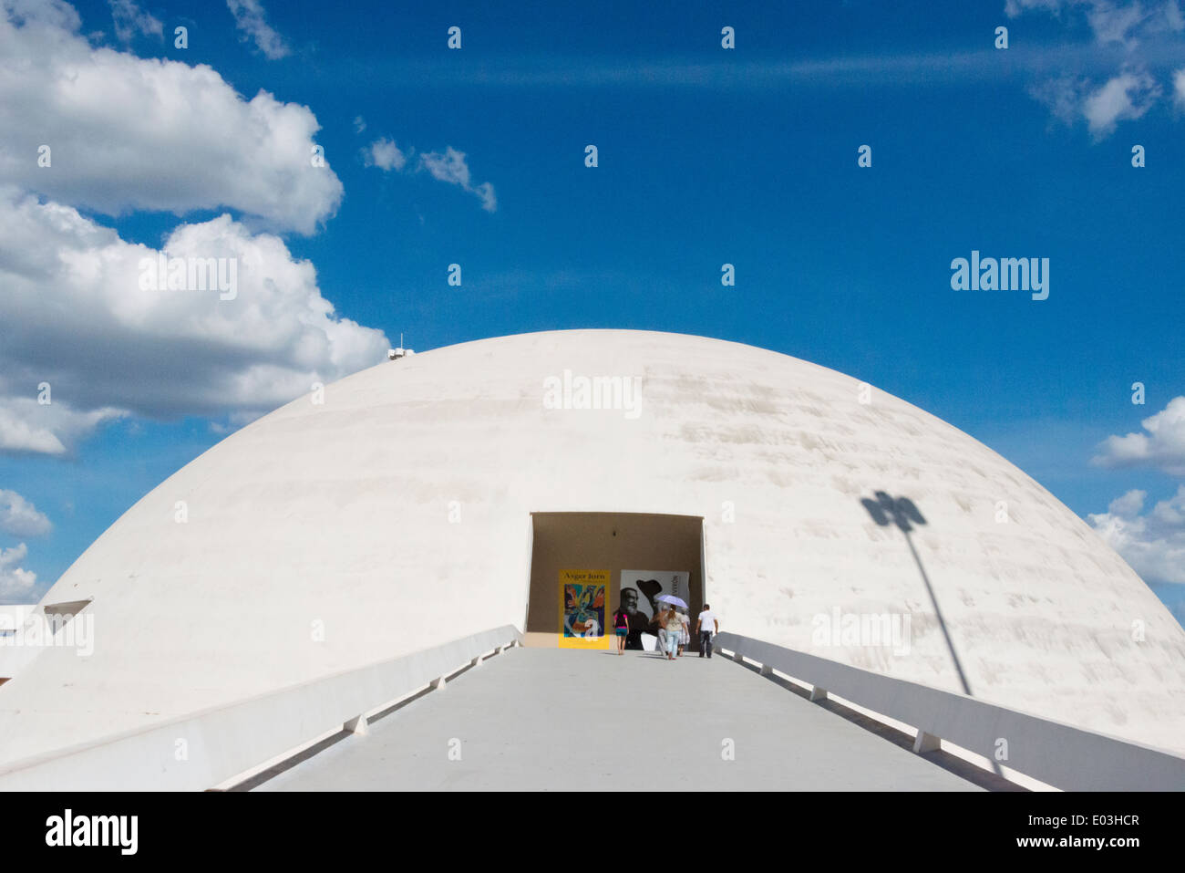 National Museum, entworfen von Oscar Niemeyer, Brasilia, Distrito Federal, Brasilien Stockfoto
