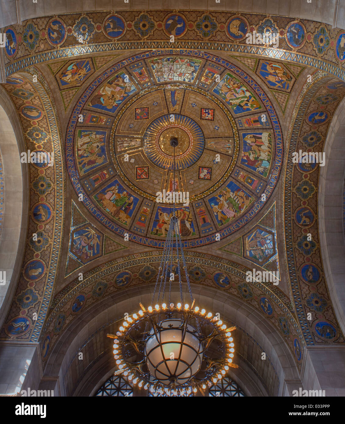 Voltigieren mit Mosaik Wandbilder, Nebraska State Capitol, LIncoln, Nebraska, USA Stockfoto