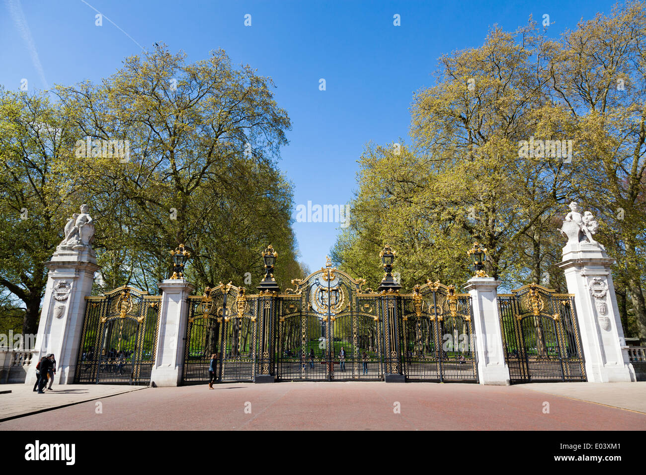 Kanada-Gate Eingang zum grünen Park London. Stockfoto