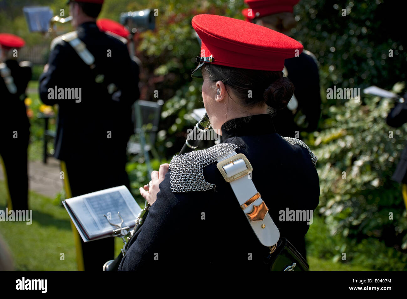 Mitglied der Band der britischen Armee des Royal Armoured Corps, die in York North Yorkshire England Großbritannien Großbritannien Großbritannien Großbritannien Großbritannien spielt Stockfoto