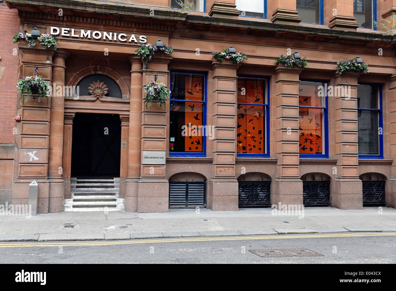 Delmonicas Bar in Glasgows Merchant City an der Virginia Street, Schottland, Großbritannien Stockfoto