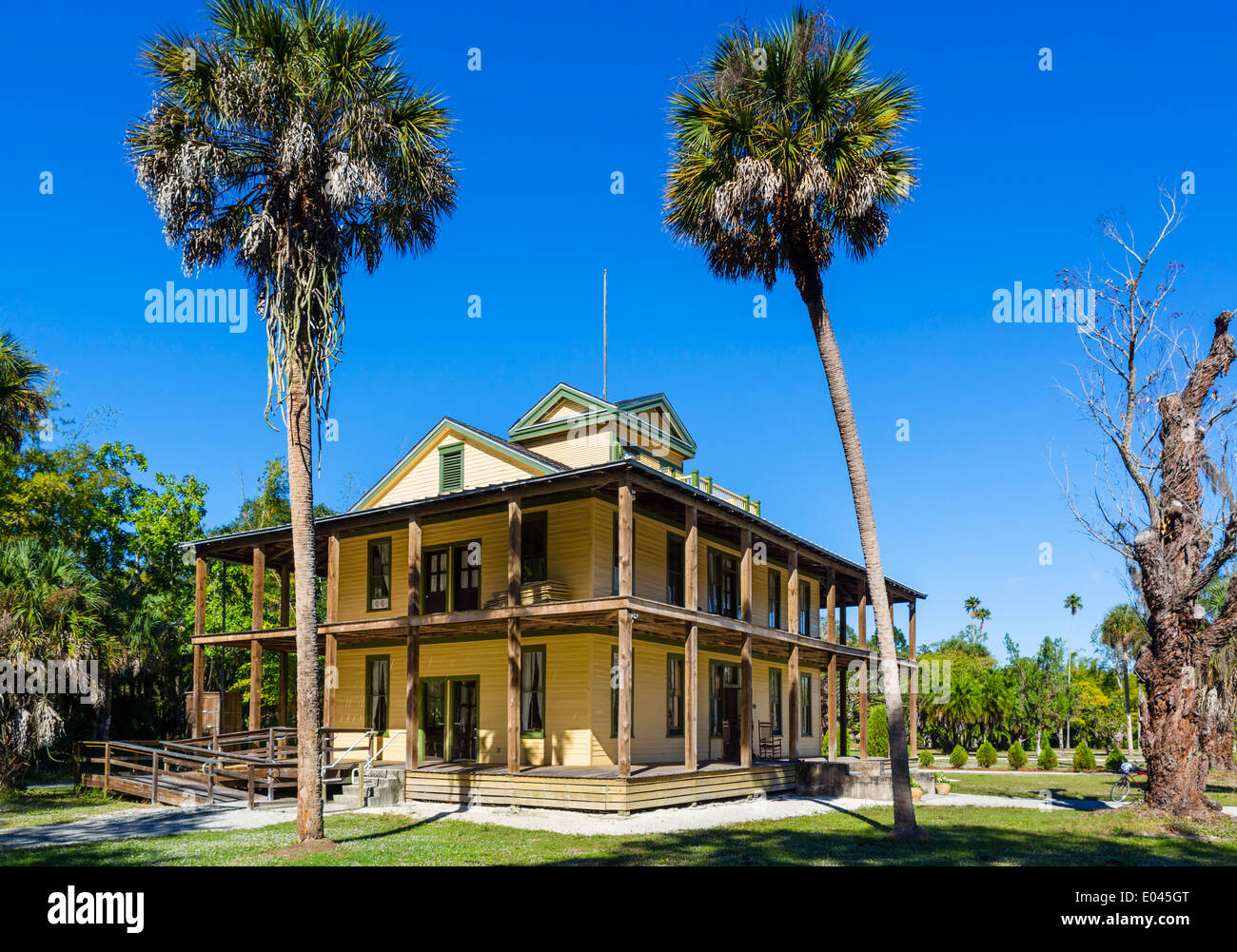 Die planetaren Gerichtsgebäude der Koreshan Unity Siedlung, Koreshan State Historic Park, Estero, nr Fort Myers, Florida, USA Stockfoto