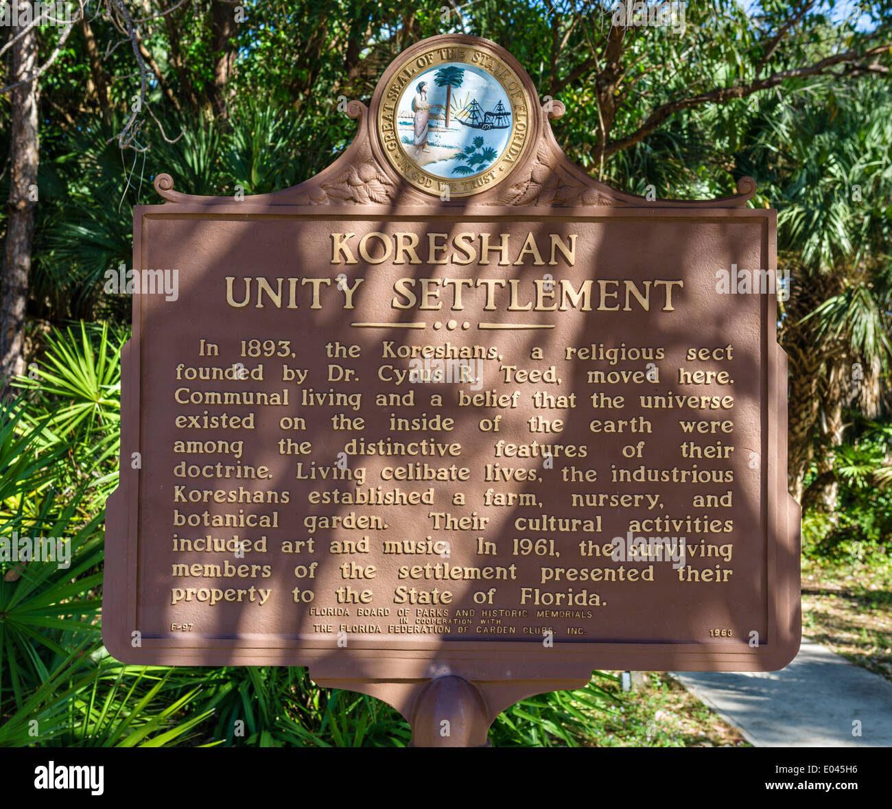 Melden Sie sich am Eingang der Koreshan Unity Siedlung, Koreshan State Historic Park, Estero, nr Fort Myers, Florida, USA Stockfoto