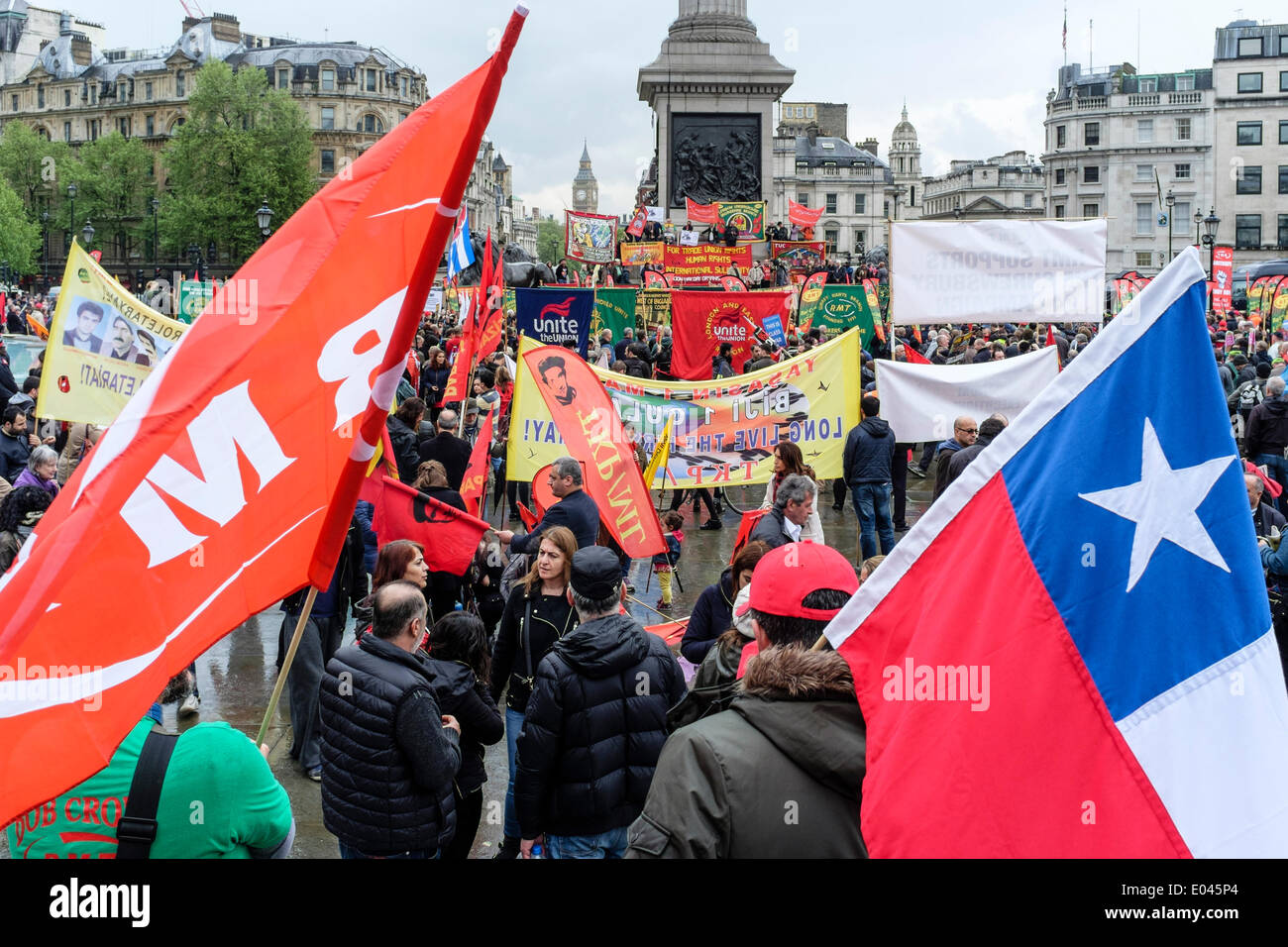 London UK, 1. Mai 2014 können Tag Demonstranten versammeln sich in Trafalgar Square für Rallye und Gewerkschafter und linke Politiker reden hören. Bildnachweis: mark Phillips/Alamy Live News Stockfoto