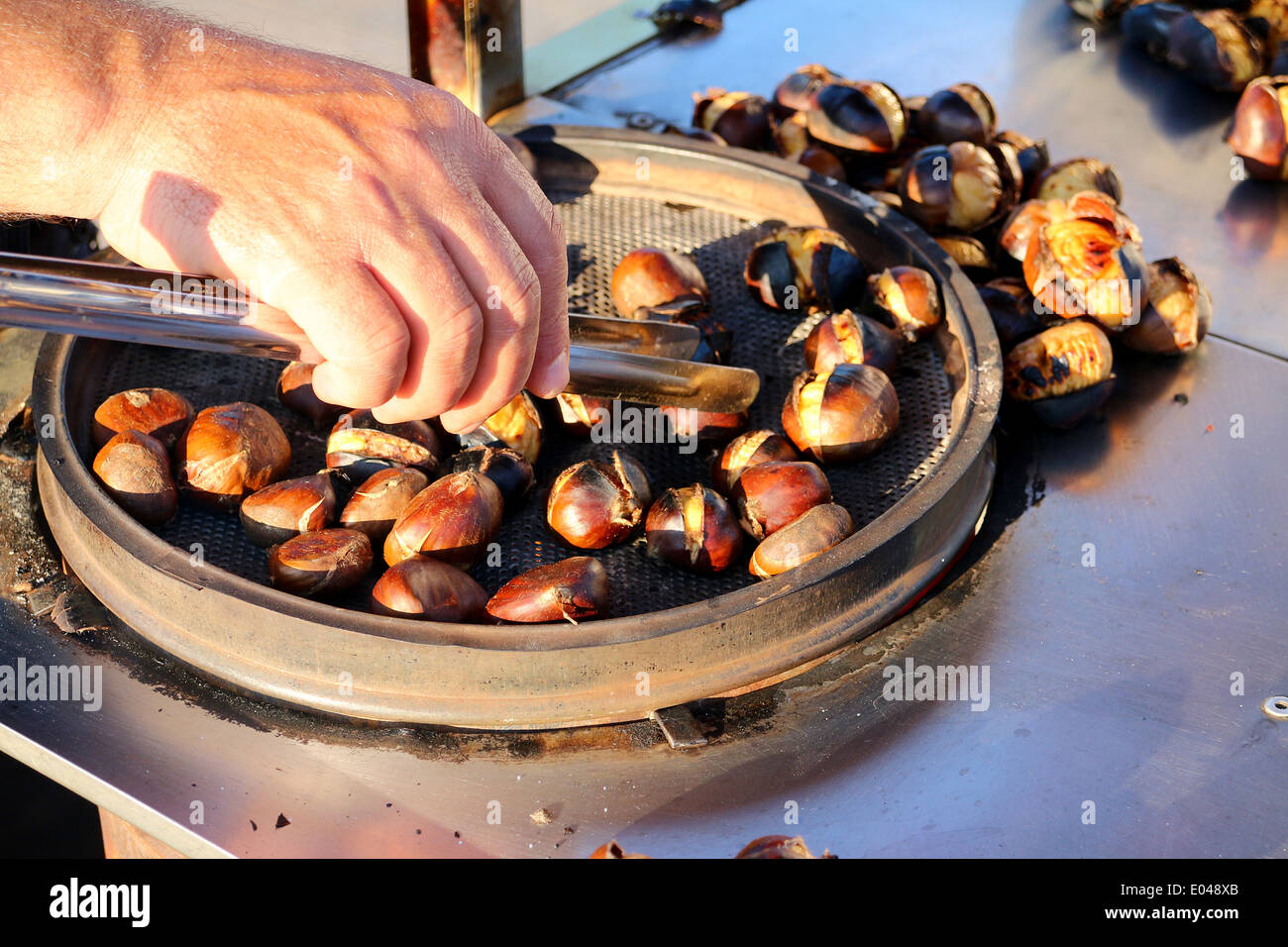 Geröstete Kastanien Anbieter Closeup Stockfoto