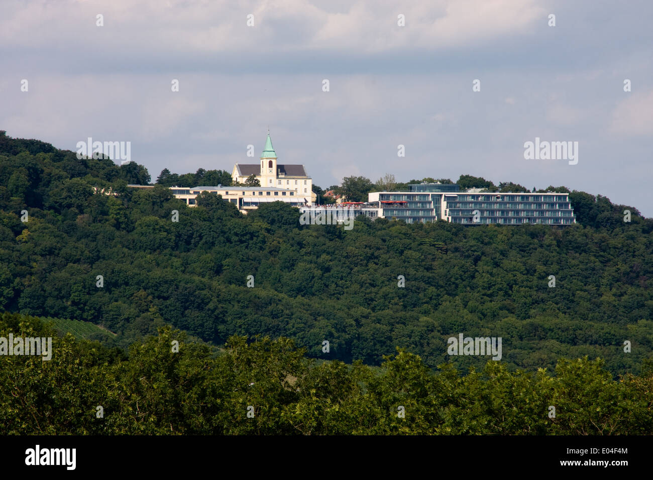 Kirche, Hotelanlage am Kahlenberg, Wien, Österreich Stockfoto