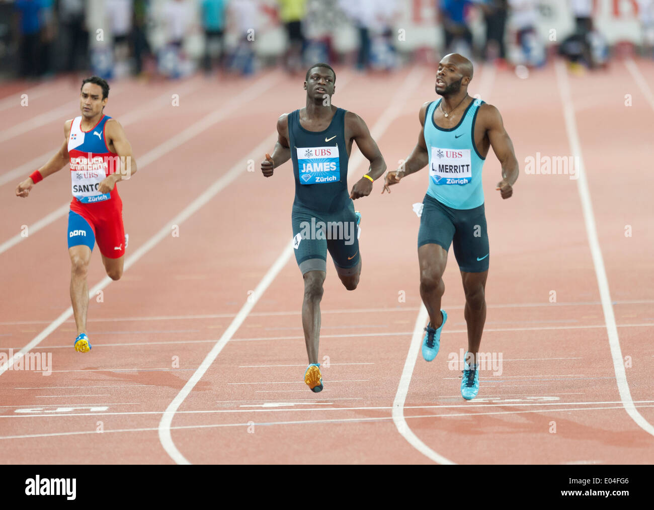 US-Athlet Lawshawn Merritt Niederlagen Kirani James (GRN) bei 400m das Männerrennen der IAAF Diamond League "Weltklasse Zürich" Stockfoto